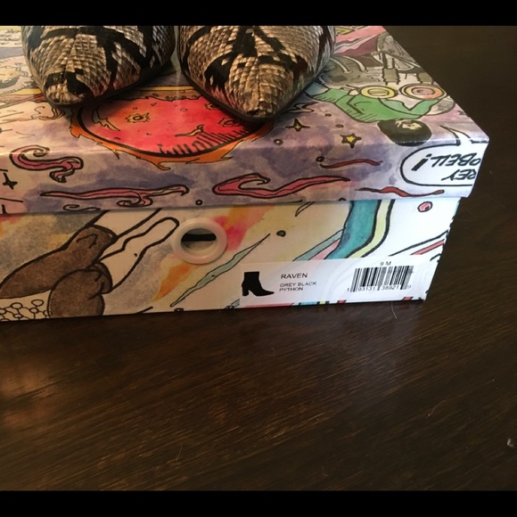 Jeffrey Campbell Raven Grey Black Python boots S 9 - Picture 6 of 6